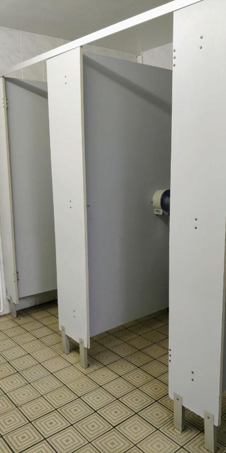 Y Doc At World Horizons Community Hub Hostel Λανέλι Εξωτερικό φωτογραφία