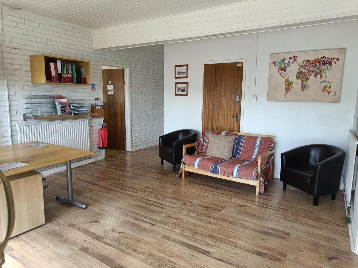 Y Doc At World Horizons Community Hub Hostel Λανέλι Εξωτερικό φωτογραφία